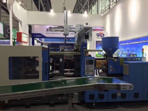 注塑機02